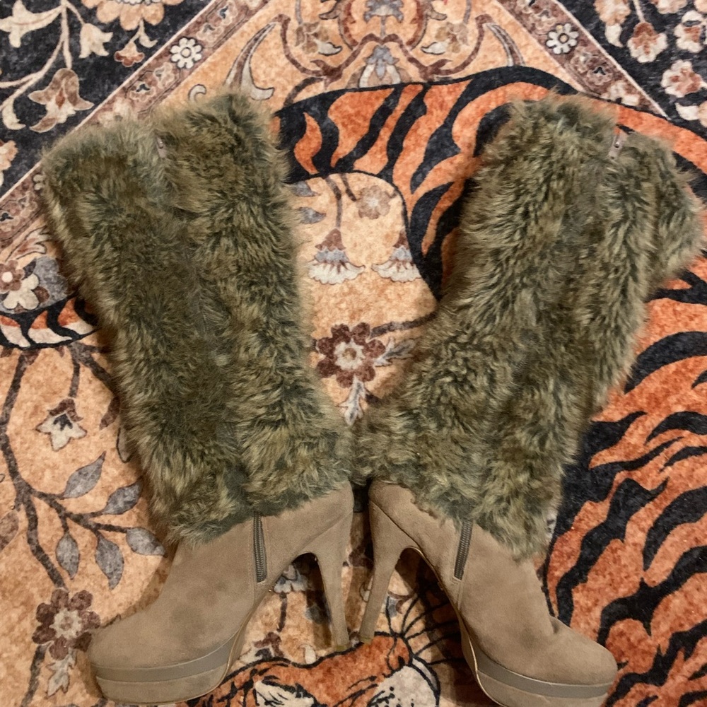 Y2K Fur Knee-High platform Boots by: Fergie